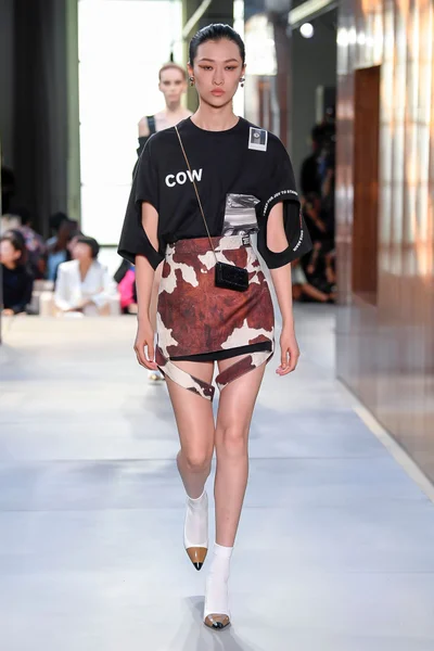 Look 80